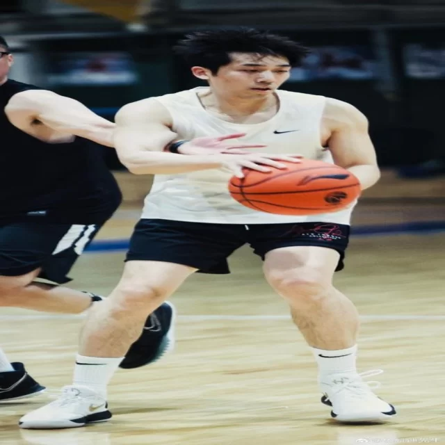 田径接力阵容分析：从年轻化视角解读第66组